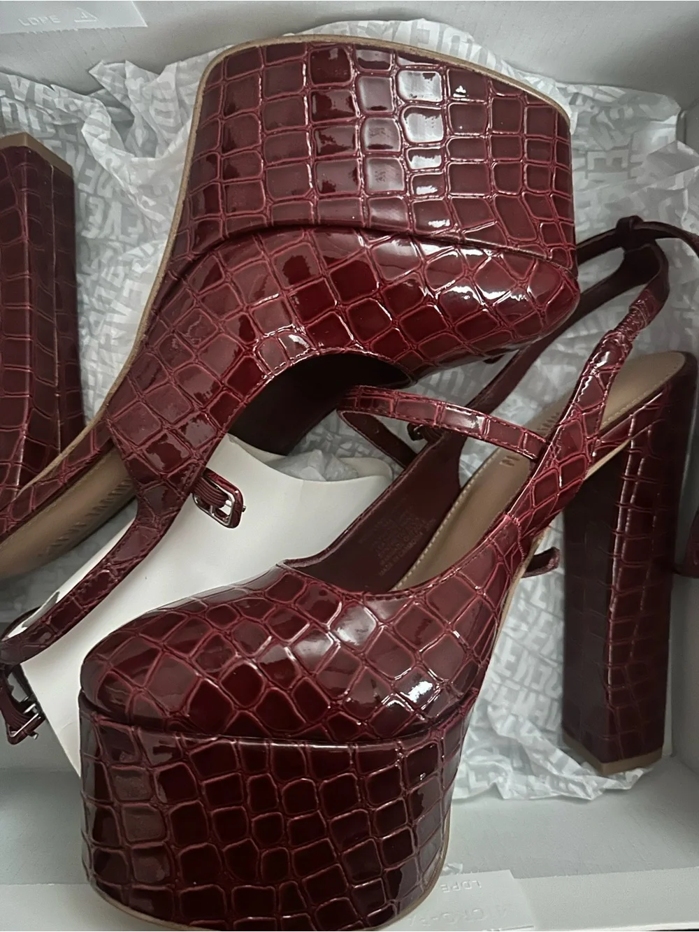 Steve Madden bold croc
